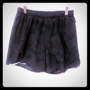 Men’s large lululemon camo shorts